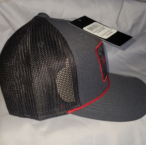 Ariat Hat. (New) charcoal face,  Black mesh back, with red patch. Snap back. - Picture 3 of 6